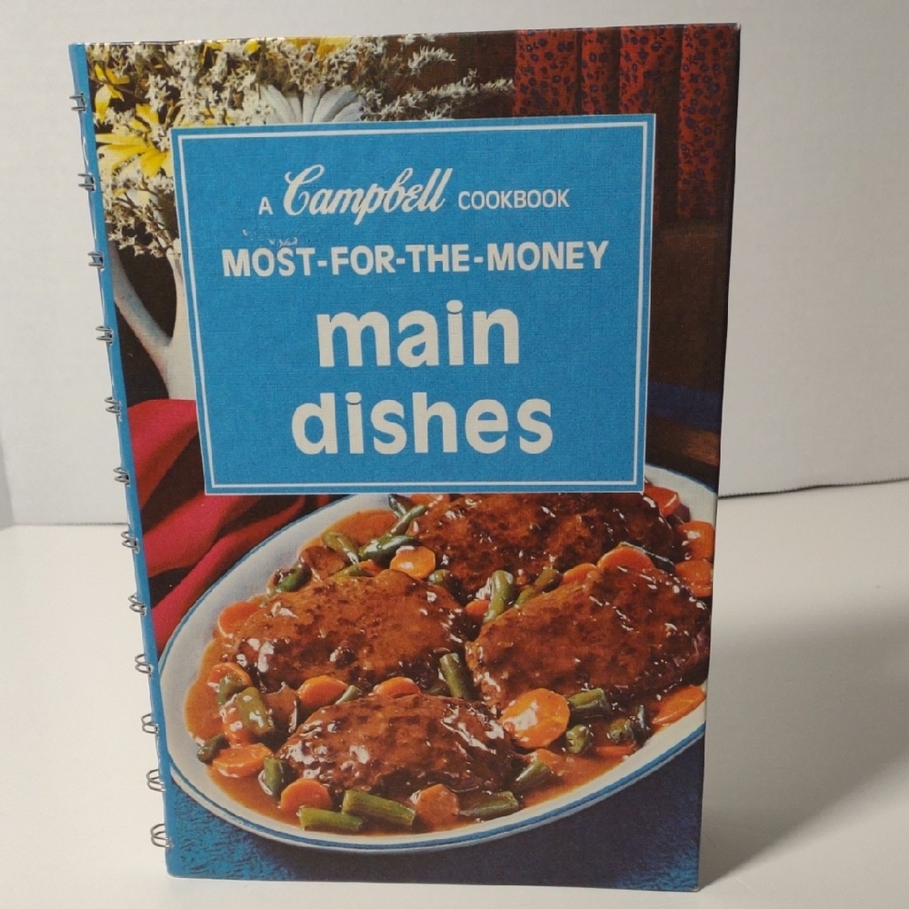Blue and Brown Cookbook for Hearty Main Dishes